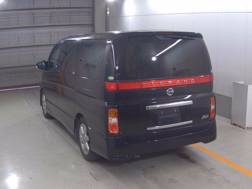 NISSAN ELGRAND