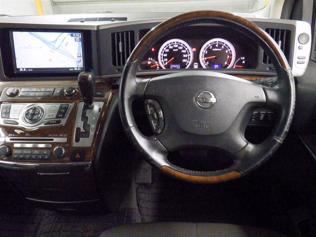 NISSAN ELGRAND