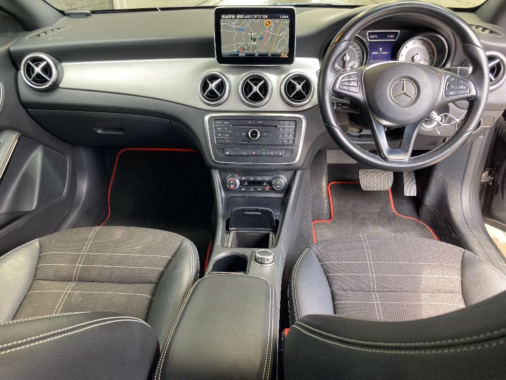 MERCEDES-BENZ CLA-CLASS