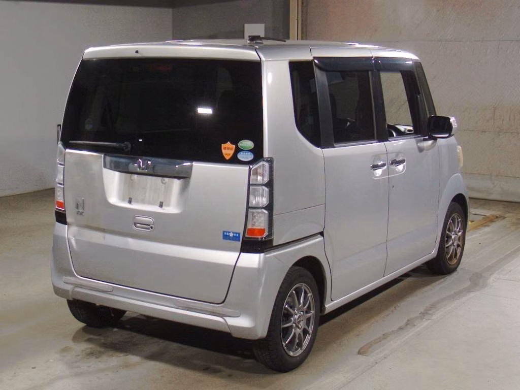 HONDA N-BOX