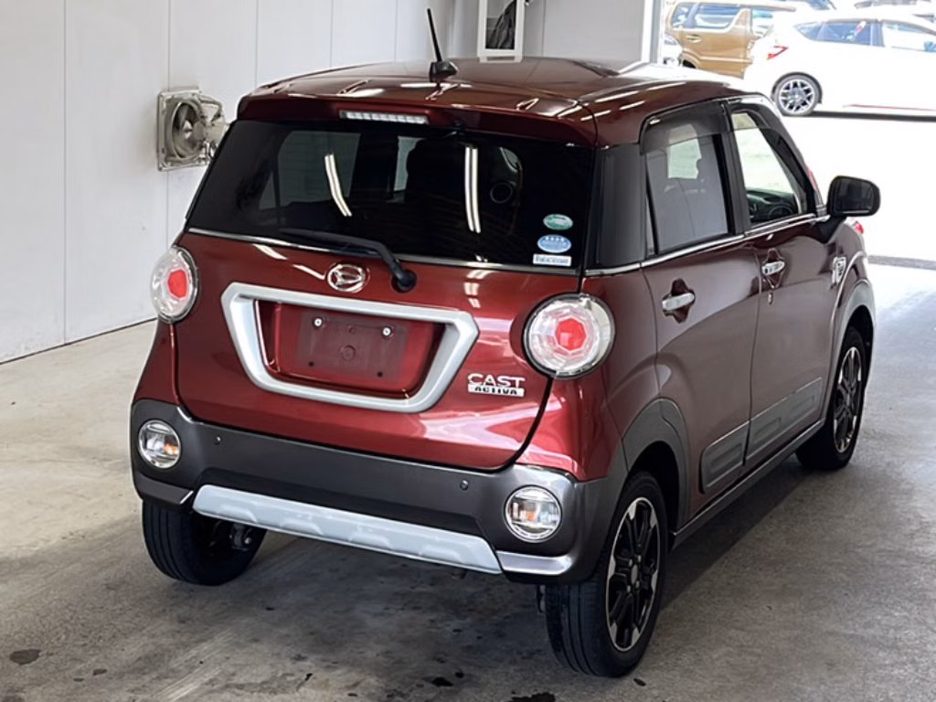 DAIHATSU CAST