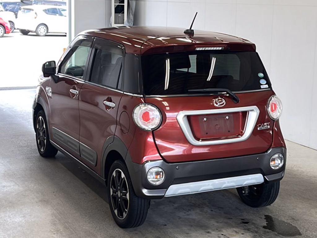 DAIHATSU CAST