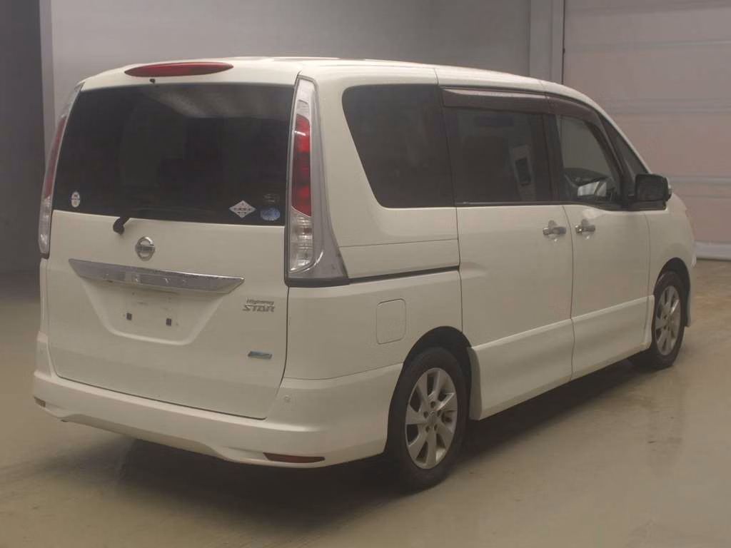 NISSAN SERENA