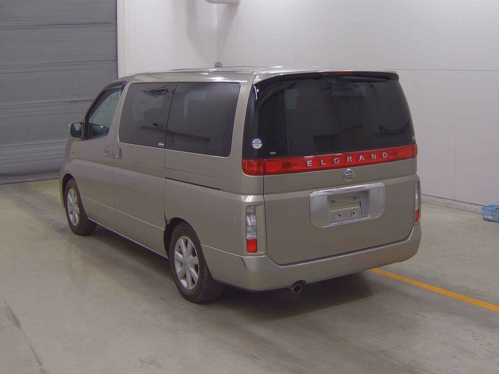 NISSAN ELGRAND