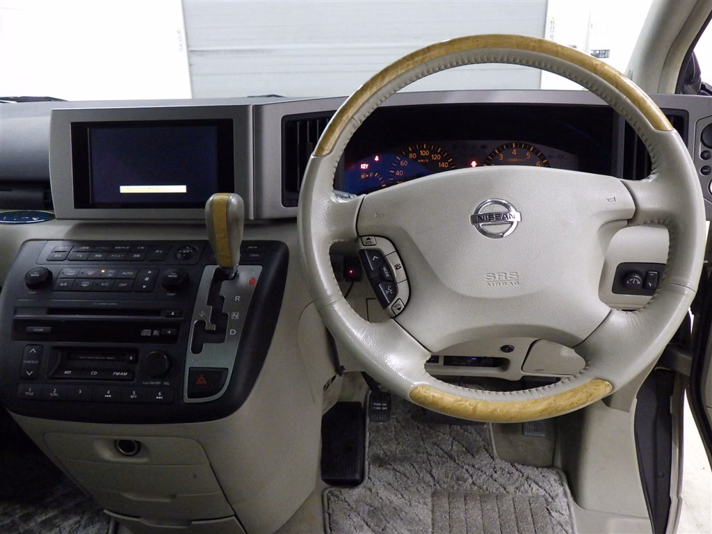 NISSAN ELGRAND