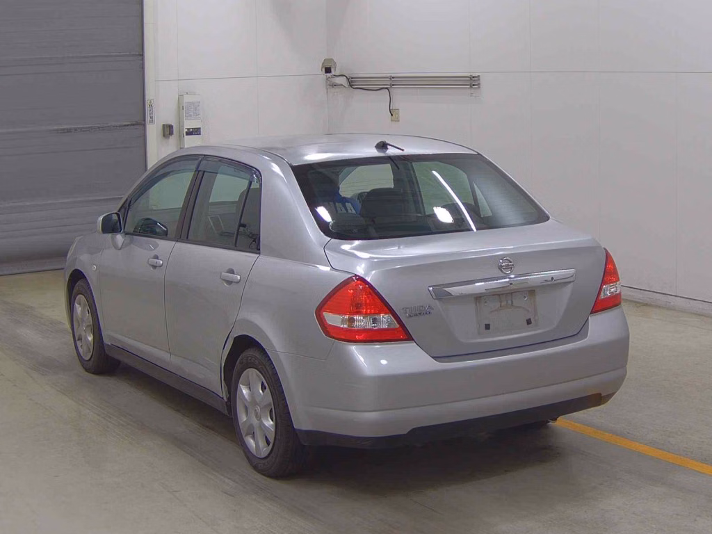 NISSAN TIIDA LATIO