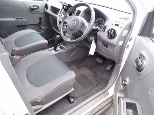 MAZDA FAMILIA