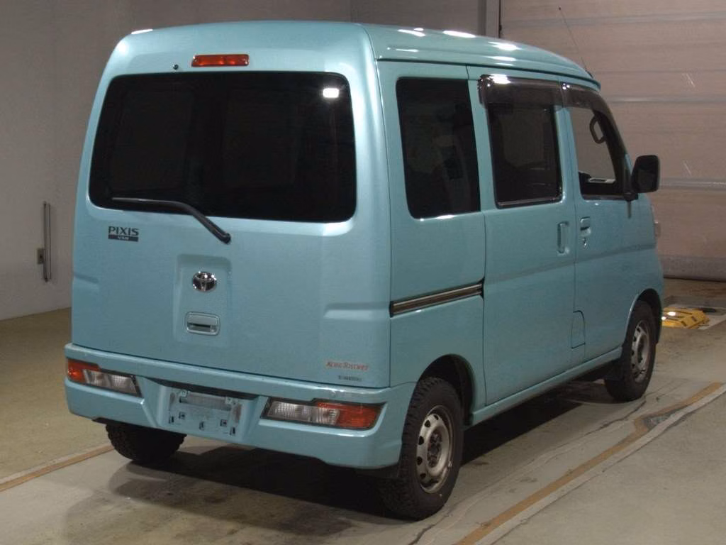 TOYOTA PIXIS VAN