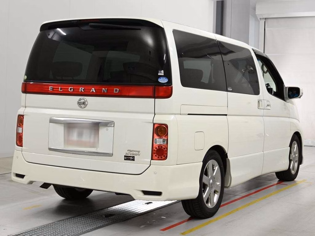 NISSAN ELGRAND