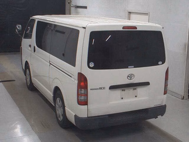 TOYOTA REGIUS ACE