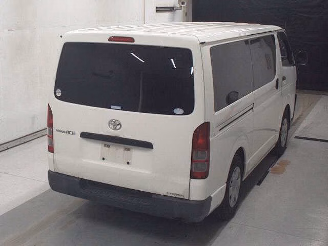 TOYOTA REGIUS ACE