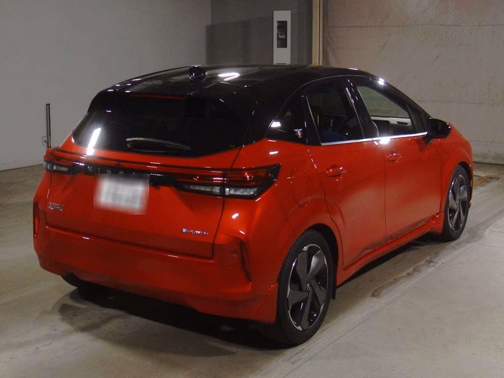 NISSAN AURA