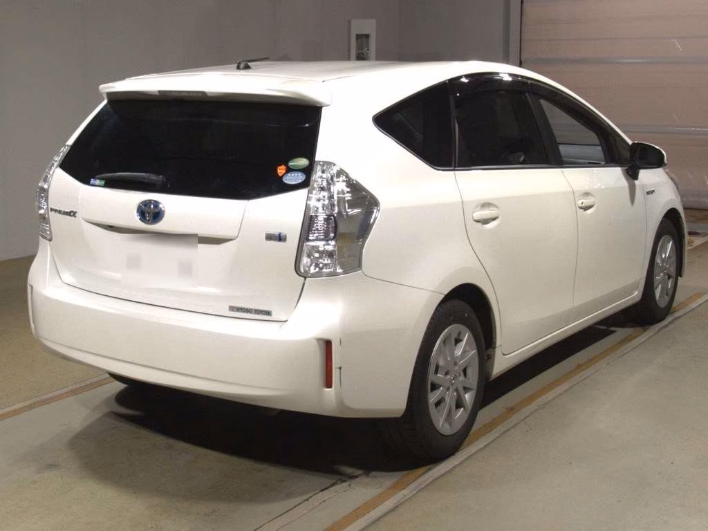 TOYOTA PRIUS ALPHA