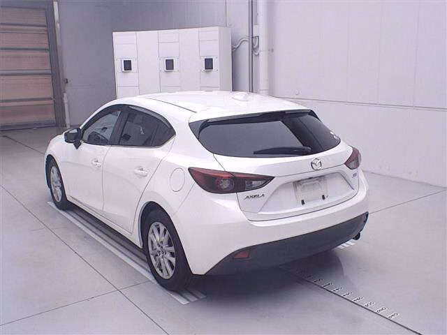MAZDA AXELA