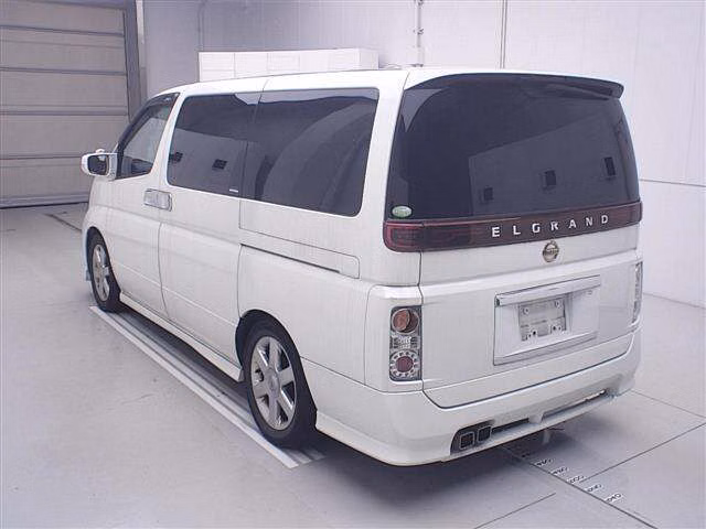 NISSAN ELGRAND