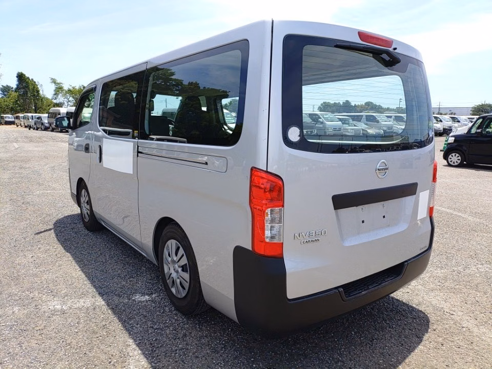 NISSAN NV350 CARAVAN