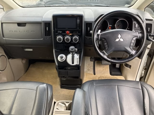 MITSUBISHI DELICA D:5