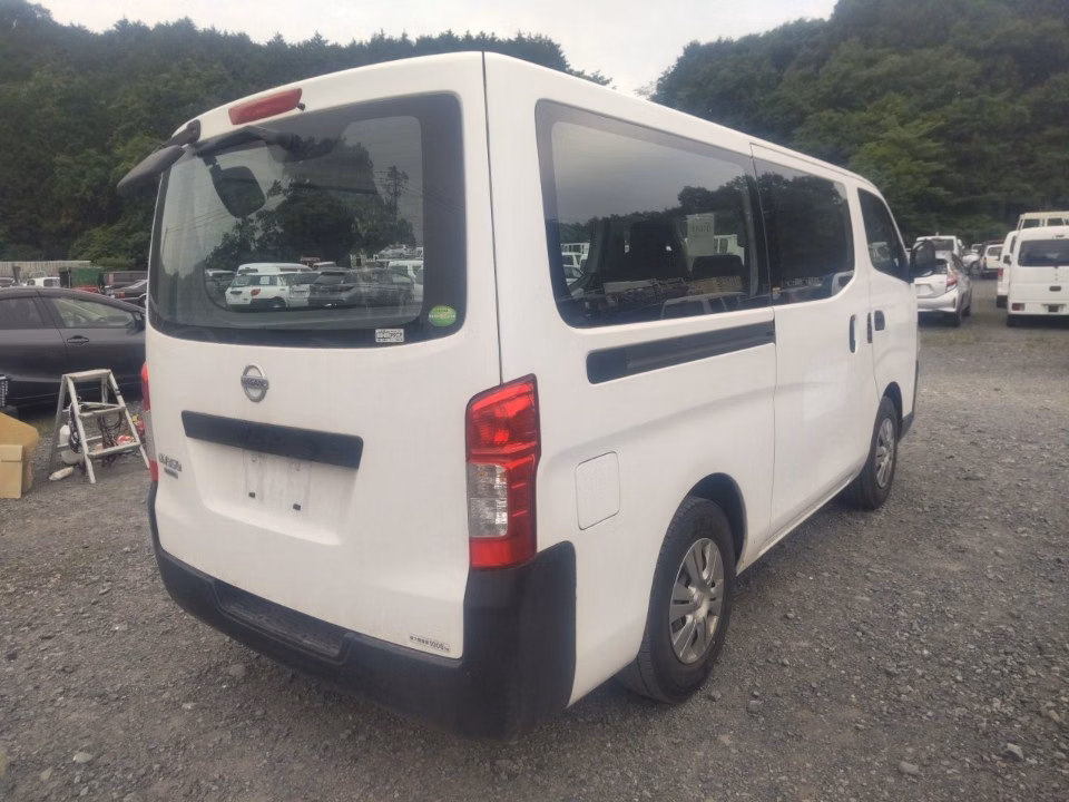 NISSAN NV350 CARAVAN