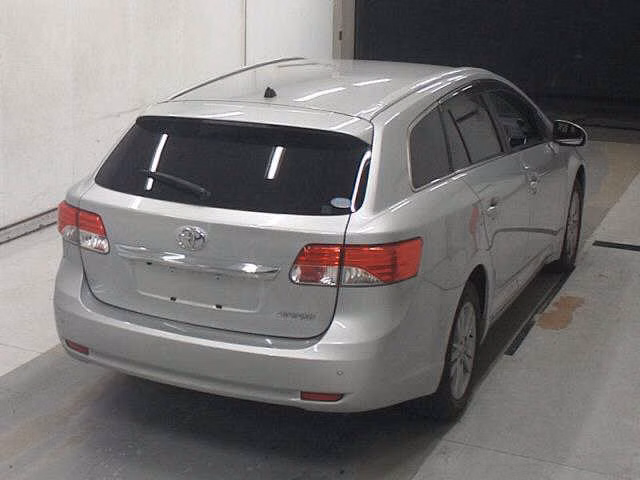 TOYOTA AVENSIS