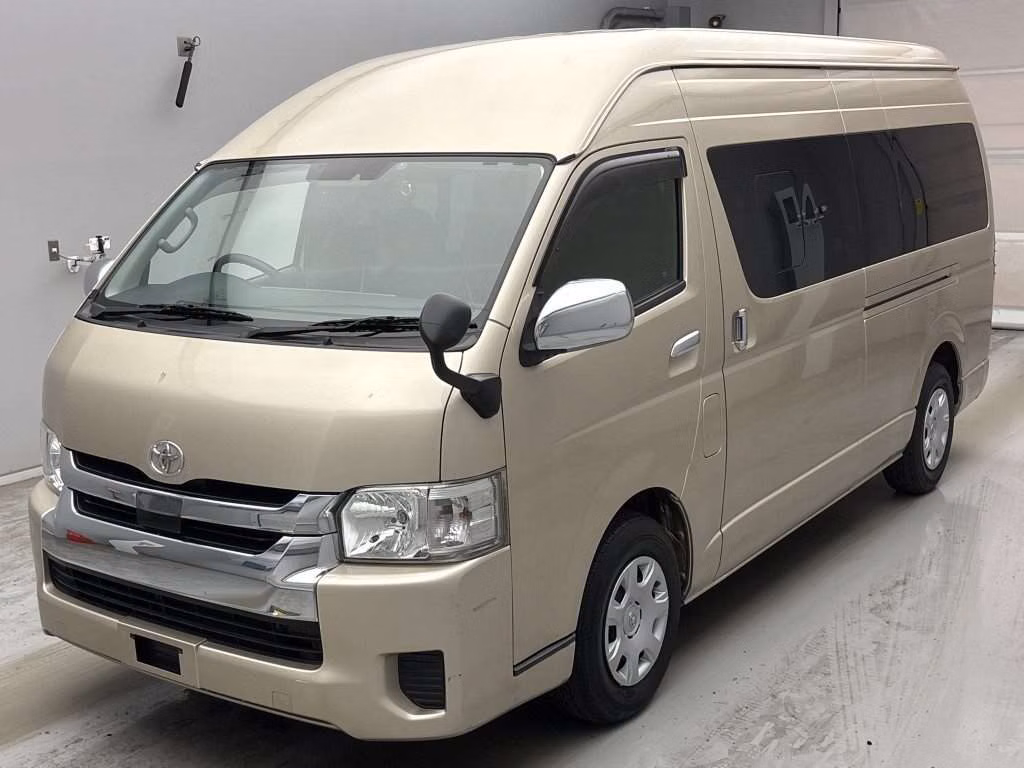 TOYOTA HIACE