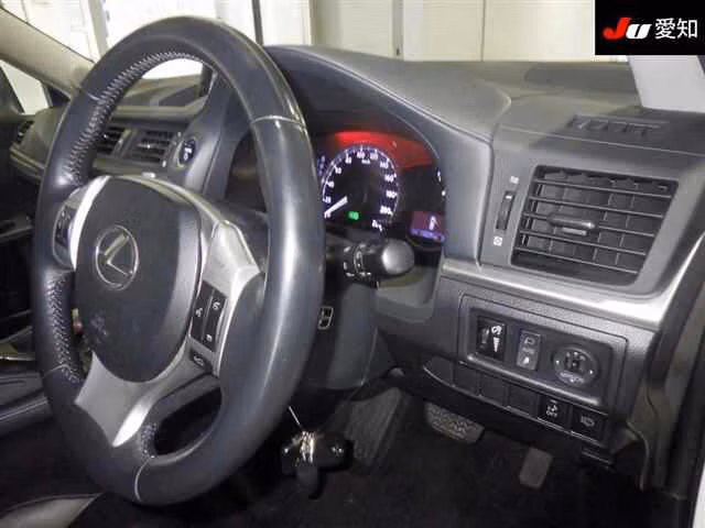 LEXUS CT200H