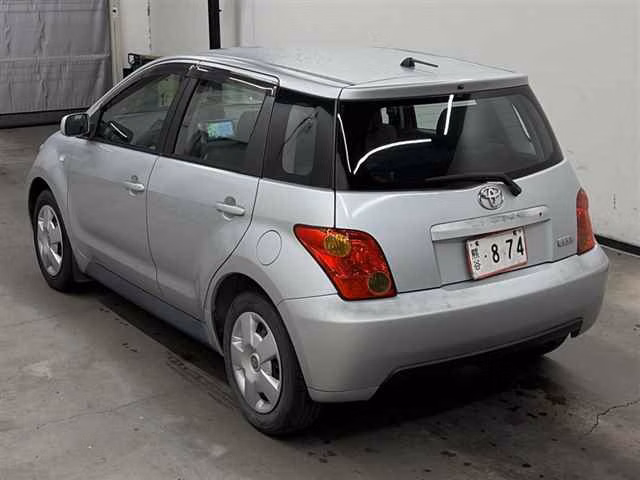 TOYOTA IST