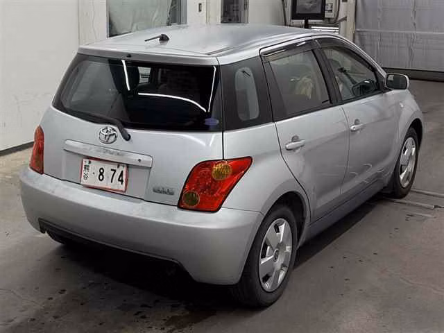 TOYOTA IST