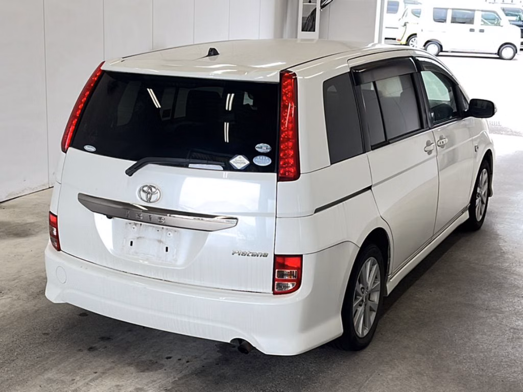 TOYOTA ISIS