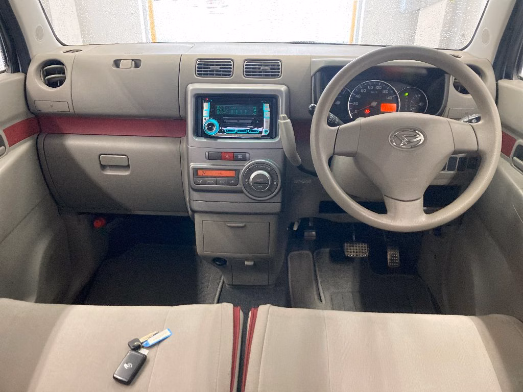 DAIHATSU MOVE CONTE
