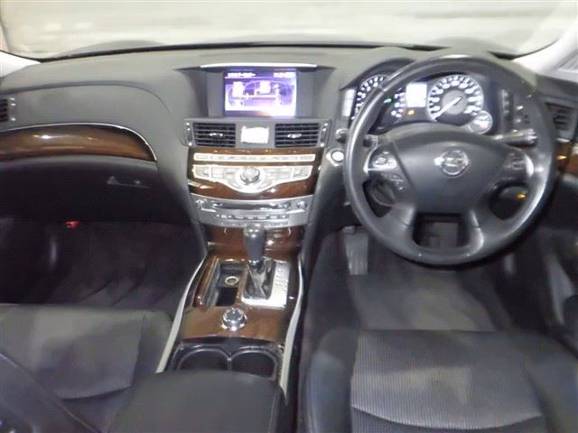 NISSAN FUGA