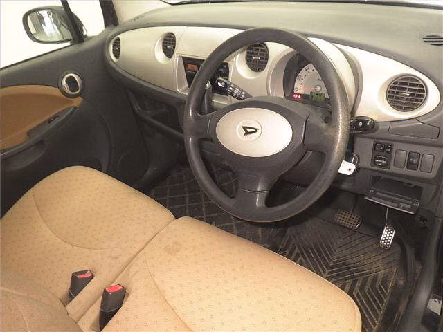 DAIHATSU MOVE LATTE
