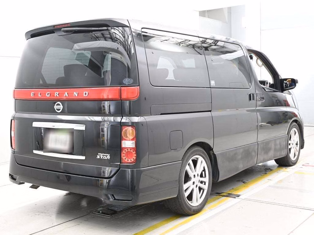 NISSAN ELGRAND