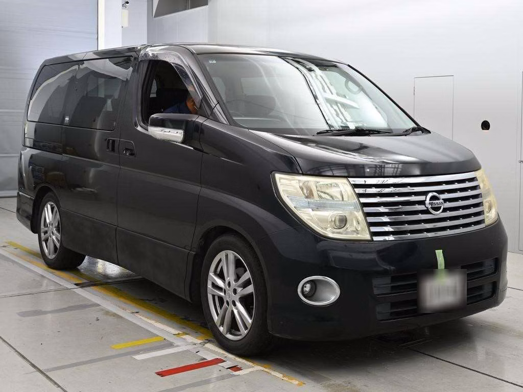 NISSAN ELGRAND