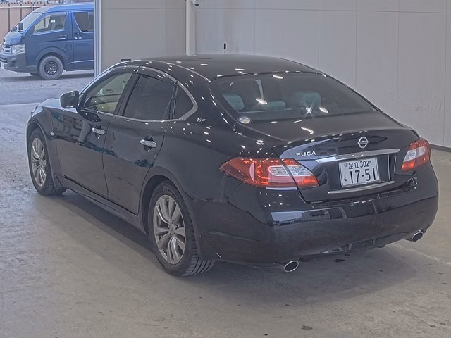 NISSAN FUGA