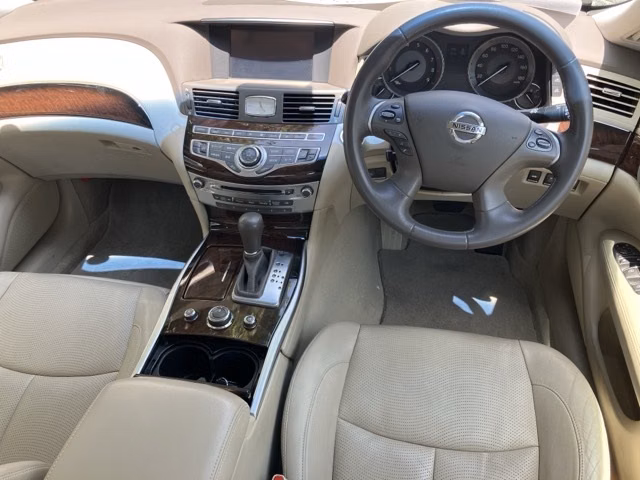 NISSAN FUGA