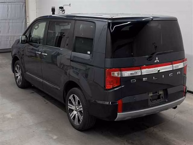 MITSUBISHI DELICA D:5