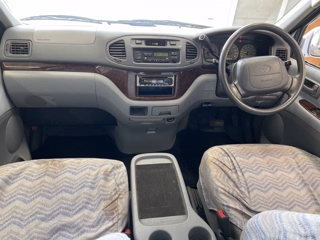 TOYOTA HIACE REGIUS