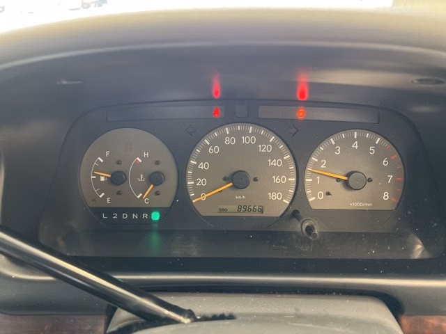 TOYOTA HIACE REGIUS