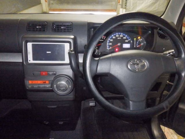 TOYOTA PIXIS SPACE
