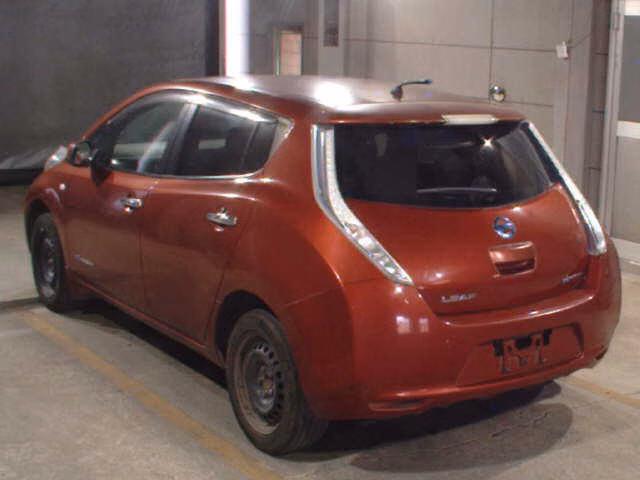 NISSAN LEAF