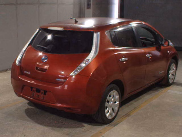 NISSAN LEAF