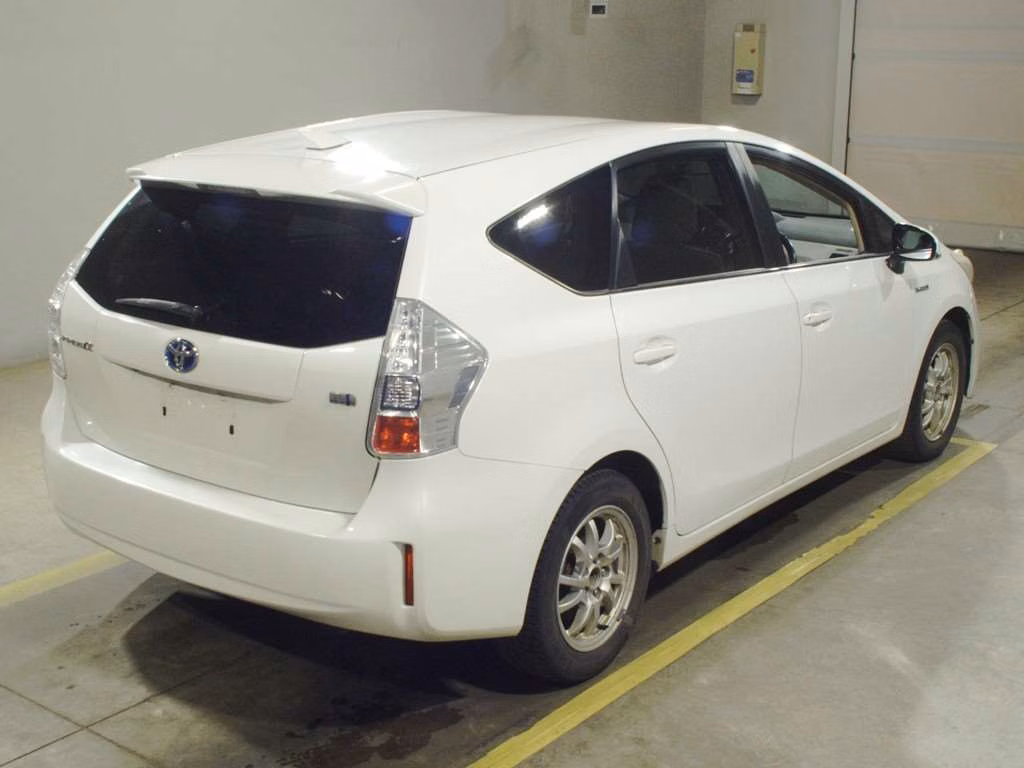 TOYOTA PRIUS ALPHA