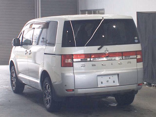 MITSUBISHI DELICA D:5