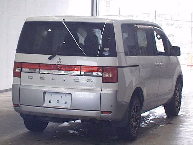 MITSUBISHI DELICA D:5