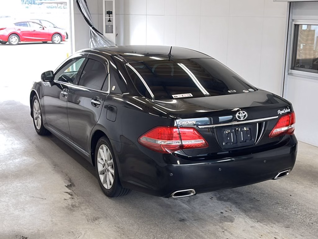 TOYOTA CROWN