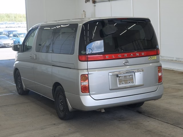 NISSAN ELGRAND