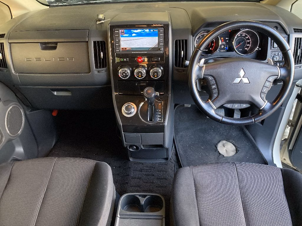 MITSUBISHI DELICA D:5