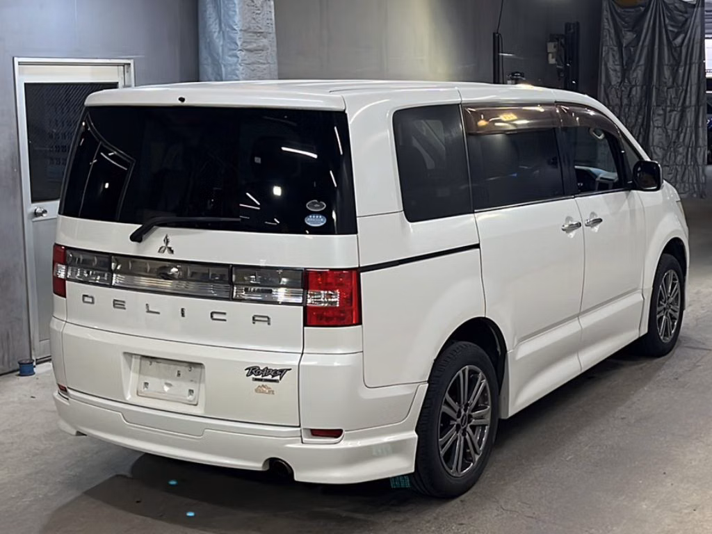 MITSUBISHI DELICA D:5