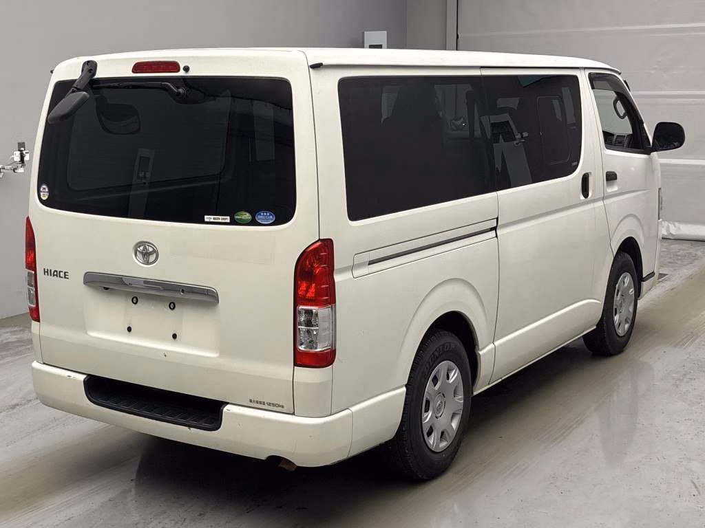TOYOTA REGIUS ACE