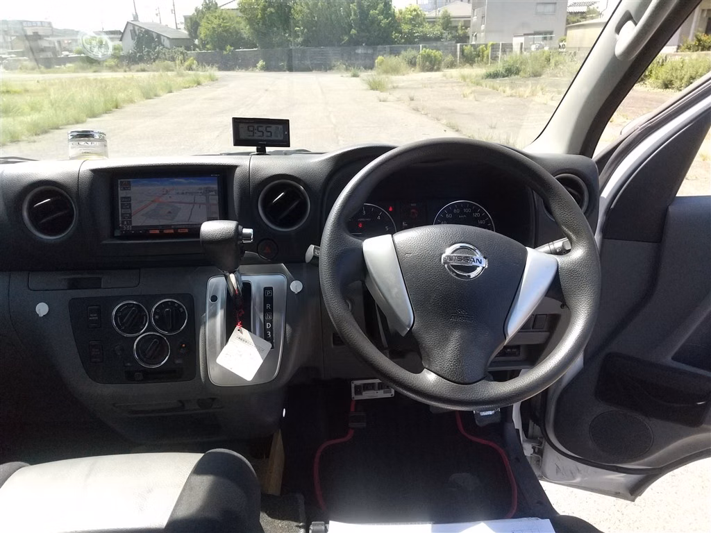 NISSAN NV350 CARAVAN